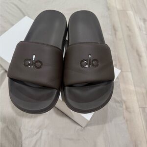 ALO Unisex It Slide